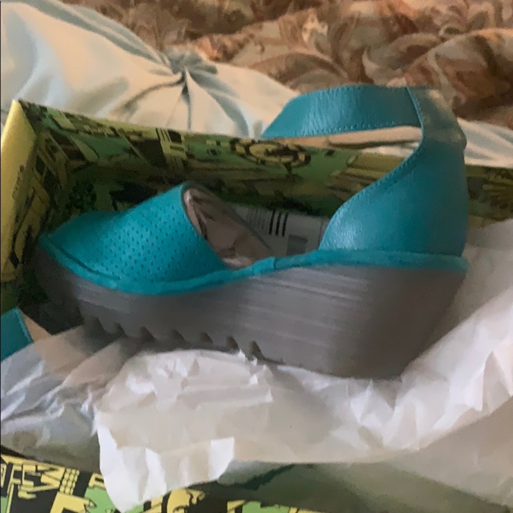 Fly London teal 39 new in box